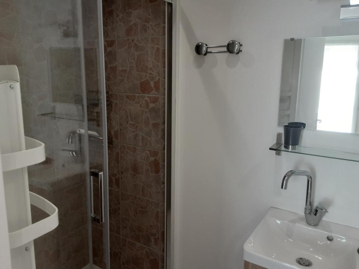 Le Chemin De Bruniele Apartman Aubres Kültér fotó