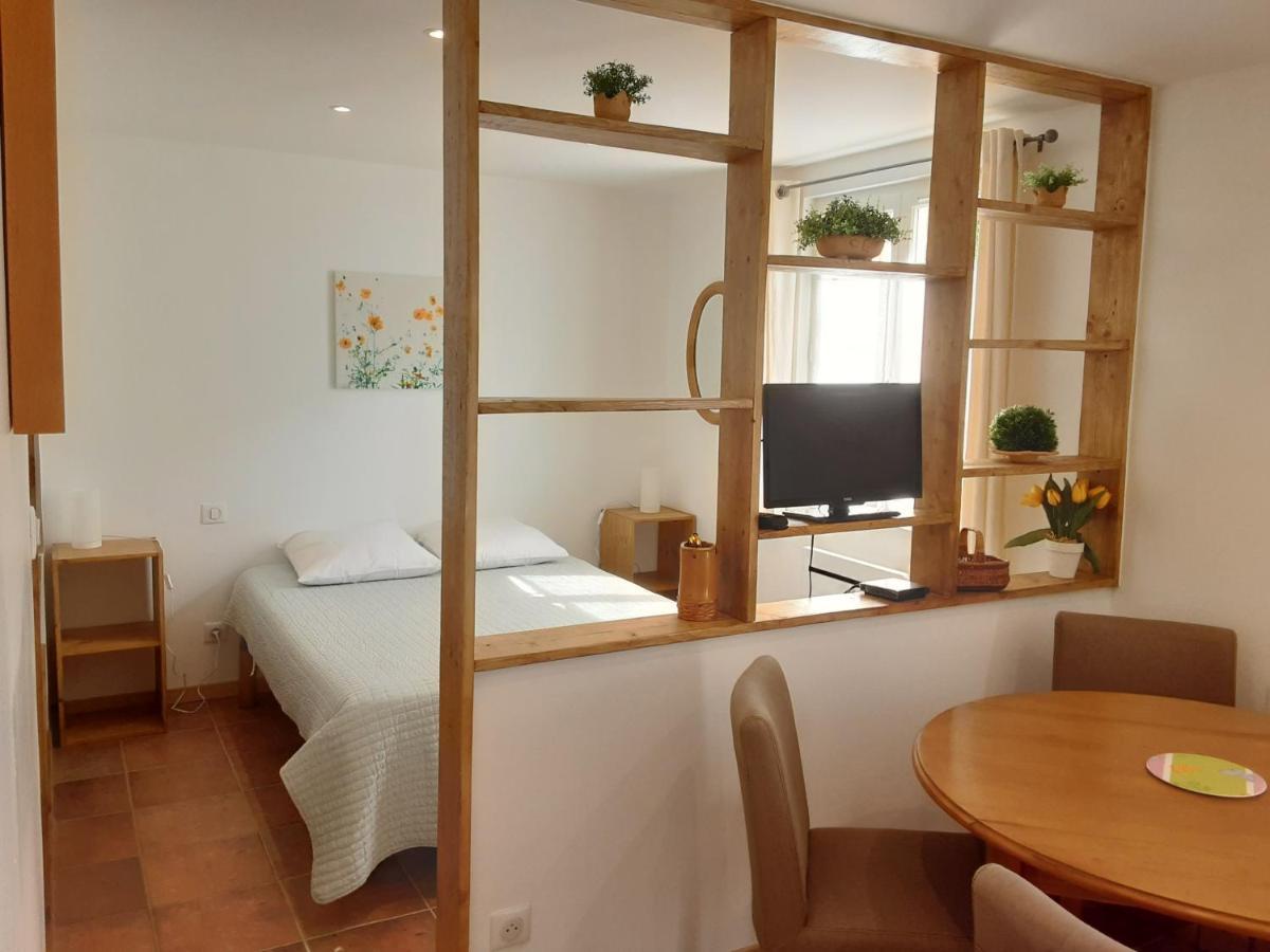 Le Chemin De Bruniele Apartman Aubres Kültér fotó